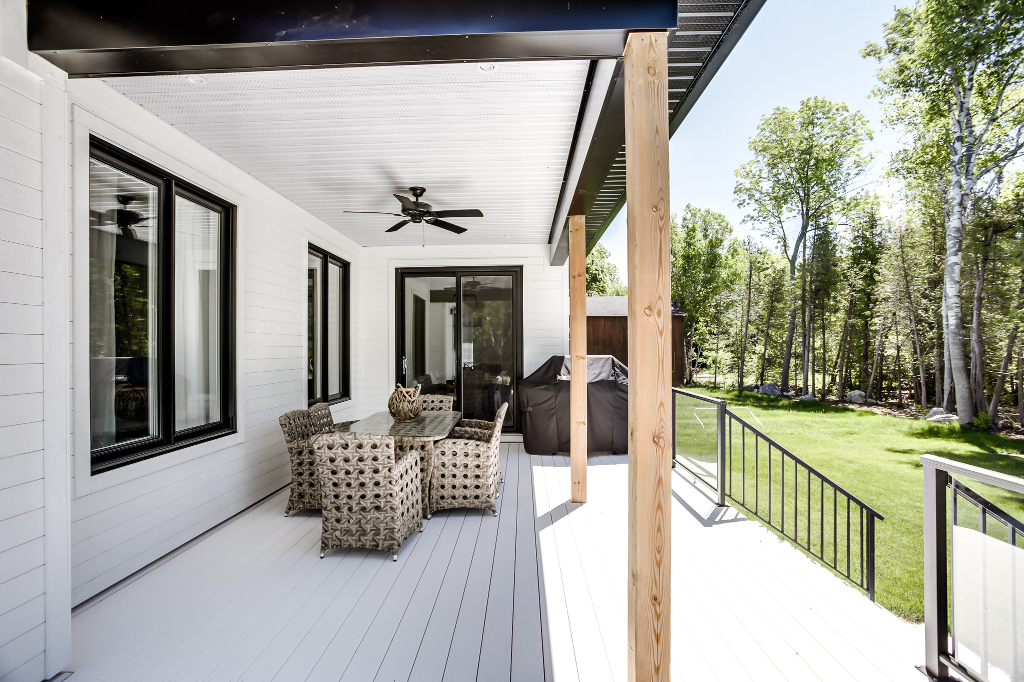 036-VanderMeer-Homes-websize-1650.jpg