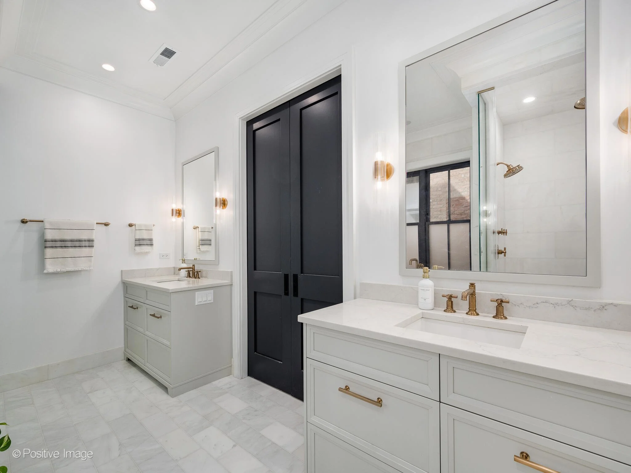 2107 N Cleveland Ave Chicago IL 60614 USA-037-016-0037-MLS_Size.jpg