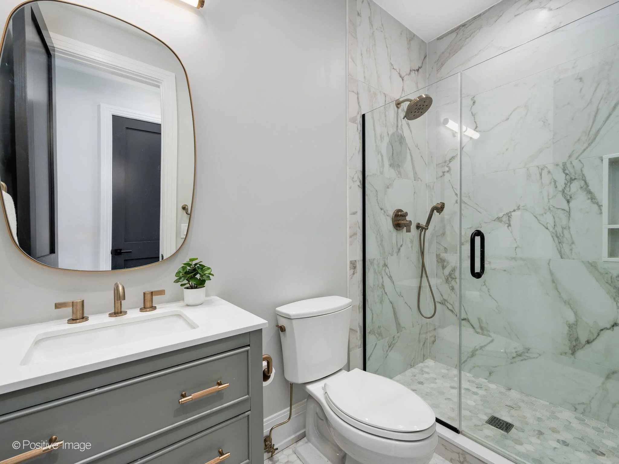 2107 N Cleveland Ave Chicago IL 60614 USA-045-057-0045-MLS_Size.jpg