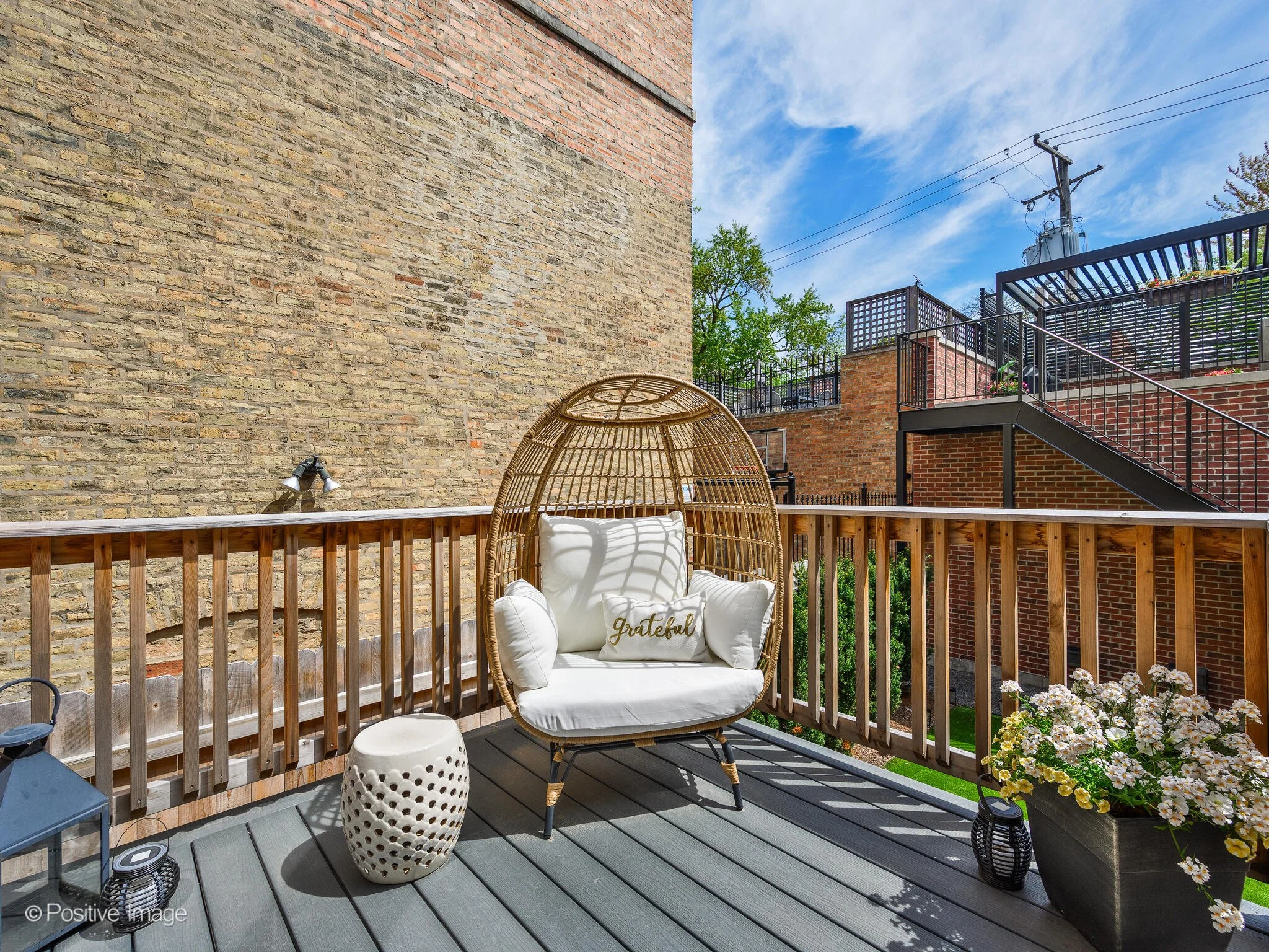 2107 N Cleveland Ave Chicago IL 60614 USA-061-051-0061-MLS_Size.jpg