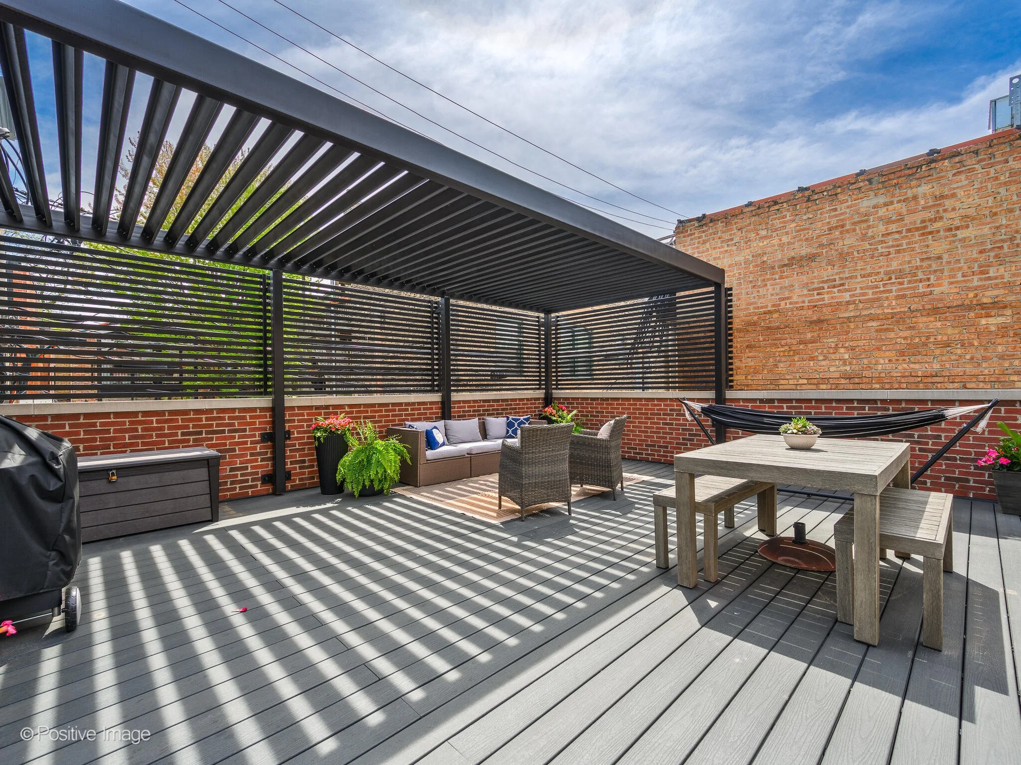 2107 N Cleveland Ave Chicago IL 60614 USA-064-068-0064-MLS_Size.jpg