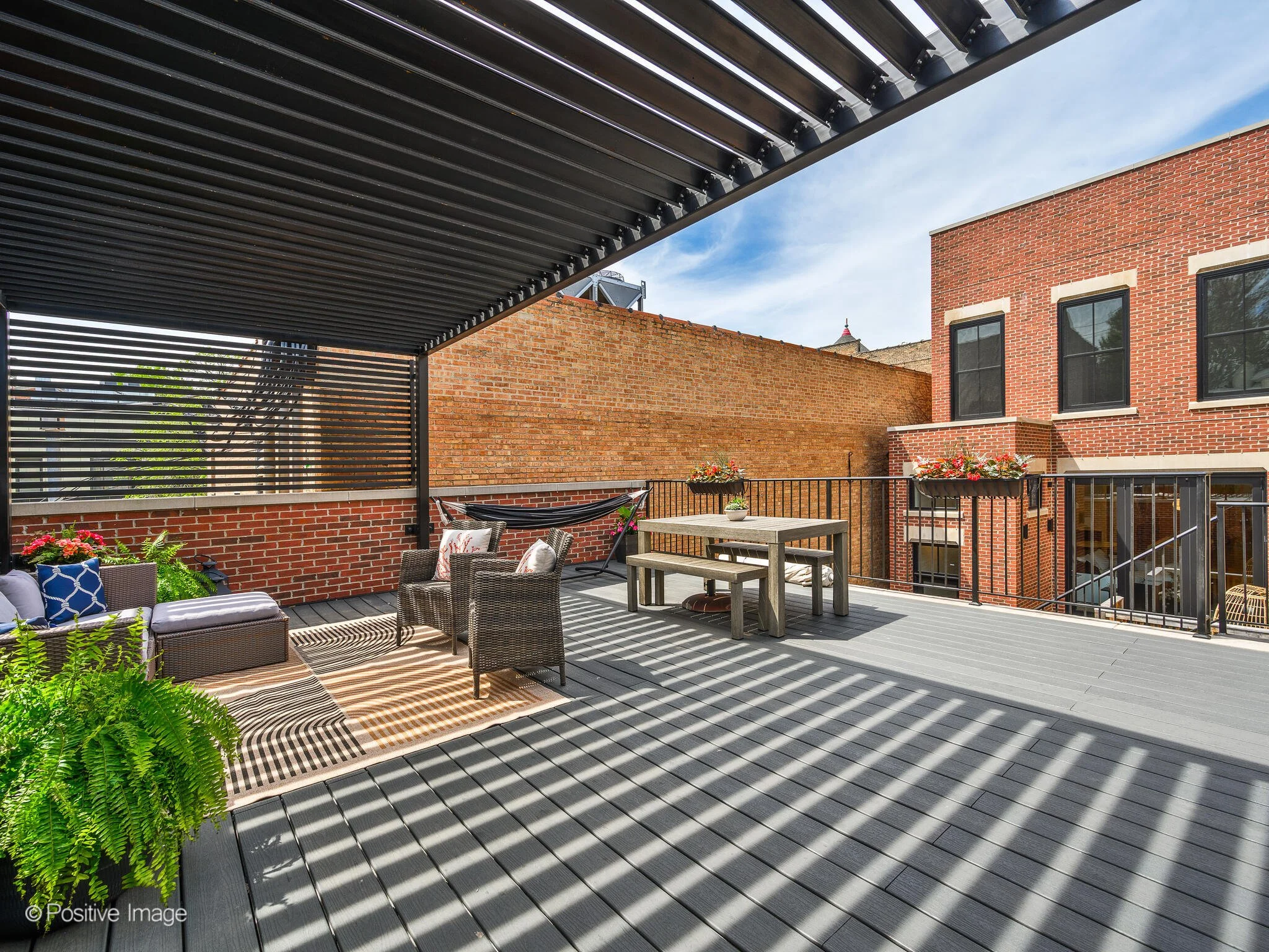 2107 N Cleveland Ave Chicago IL 60614 USA-065-067-0065-MLS_Size.jpg
