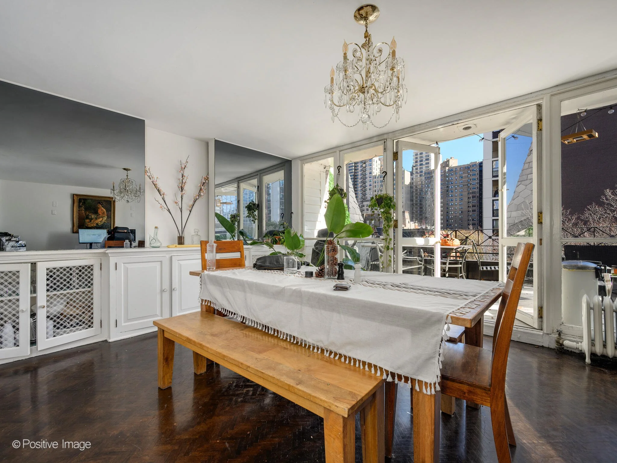1362 N State Pkwy Chicago IL 60610 USA-023-036-0023-MLS_Size.jpg