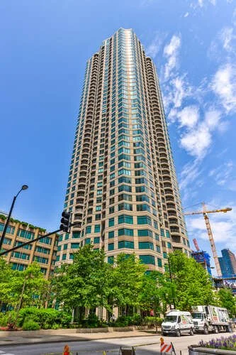 400 N La Salle Dr Apt 2312-small-001-009-057-334x500-72dpi.jpg