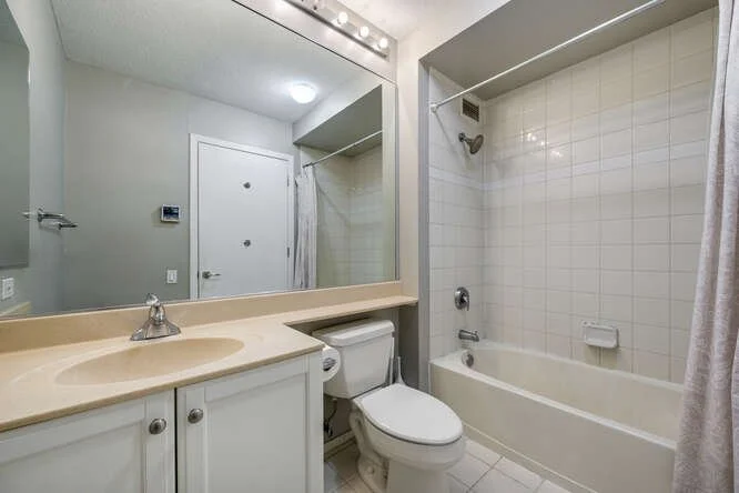 400 N La Salle Dr Apt 2312-small-014-010-0011-666x445-72dpi.jpg