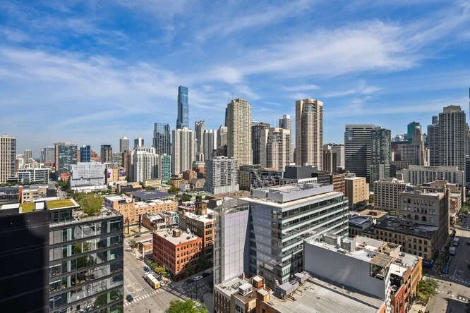 400 N La Salle Dr Apt 2312-small-015-007-0012-666x444-72dpi.jpg