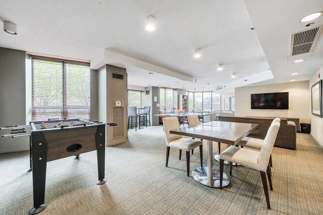 400 N La Salle Dr Apt 2312-small-018-014-050-666x445-72dpi.jpg