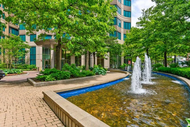 400 N La Salle Dr Apt 2312-small-021-017-053-666x444-72dpi.jpg