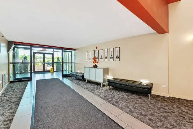 1224 W Van Buren St Apt 212-small-003-018-03-666x445-72dpi.jpg