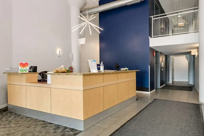 1224 W Van Buren St Apt 212-small-004-027-04-666x444-72dpi.jpg