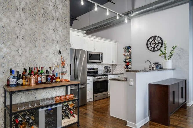 1224 W Van Buren St Apt 212-small-010-008-0008-666x445-72dpi.jpg