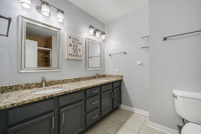 1224 W Van Buren St Apt 212-small-020-004-0018-666x445-72dpi.jpg