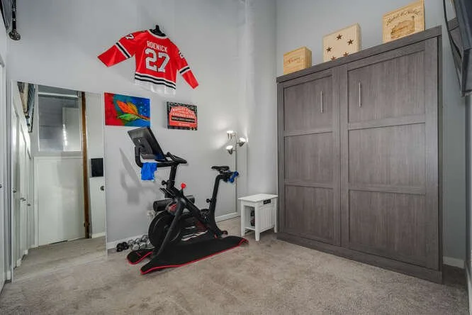 1224 W Van Buren St Apt 212-small-023-020-0021-666x445-72dpi.jpg