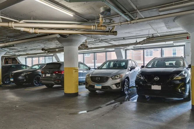 1224 W Van Buren St Apt 212-small-025-023-0023-666x445-72dpi.jpg