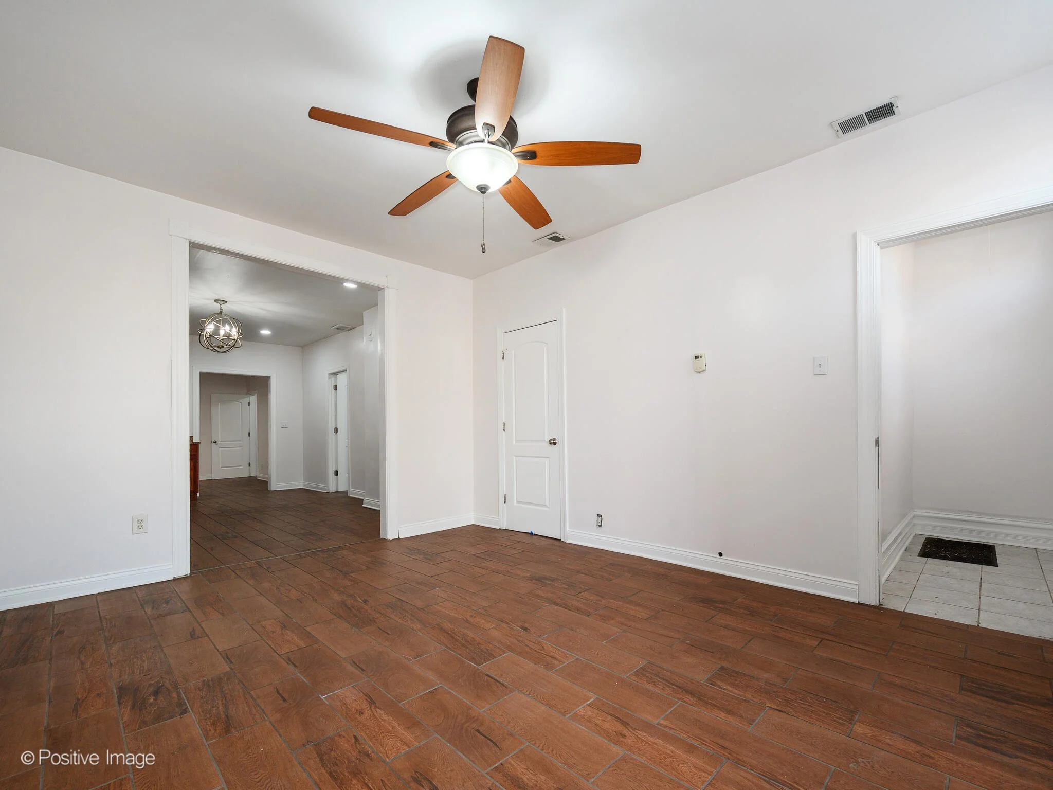 2314 S Hoyne Ave Chicago IL 60608 USA-002-012-0002-MLS_Size.jpg