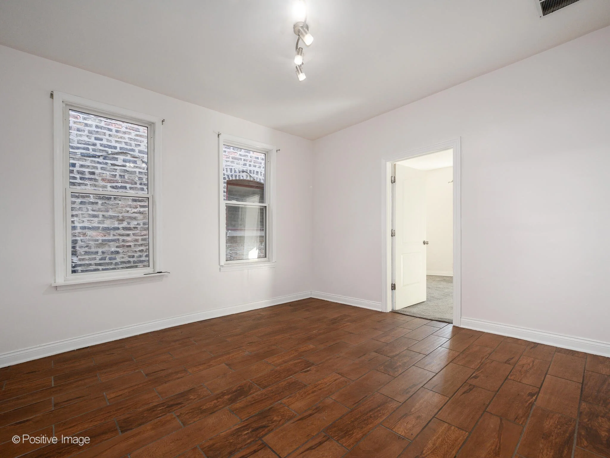 2314 S Hoyne Ave Chicago IL 60608 USA-008-004-0008-MLS_Size.jpg