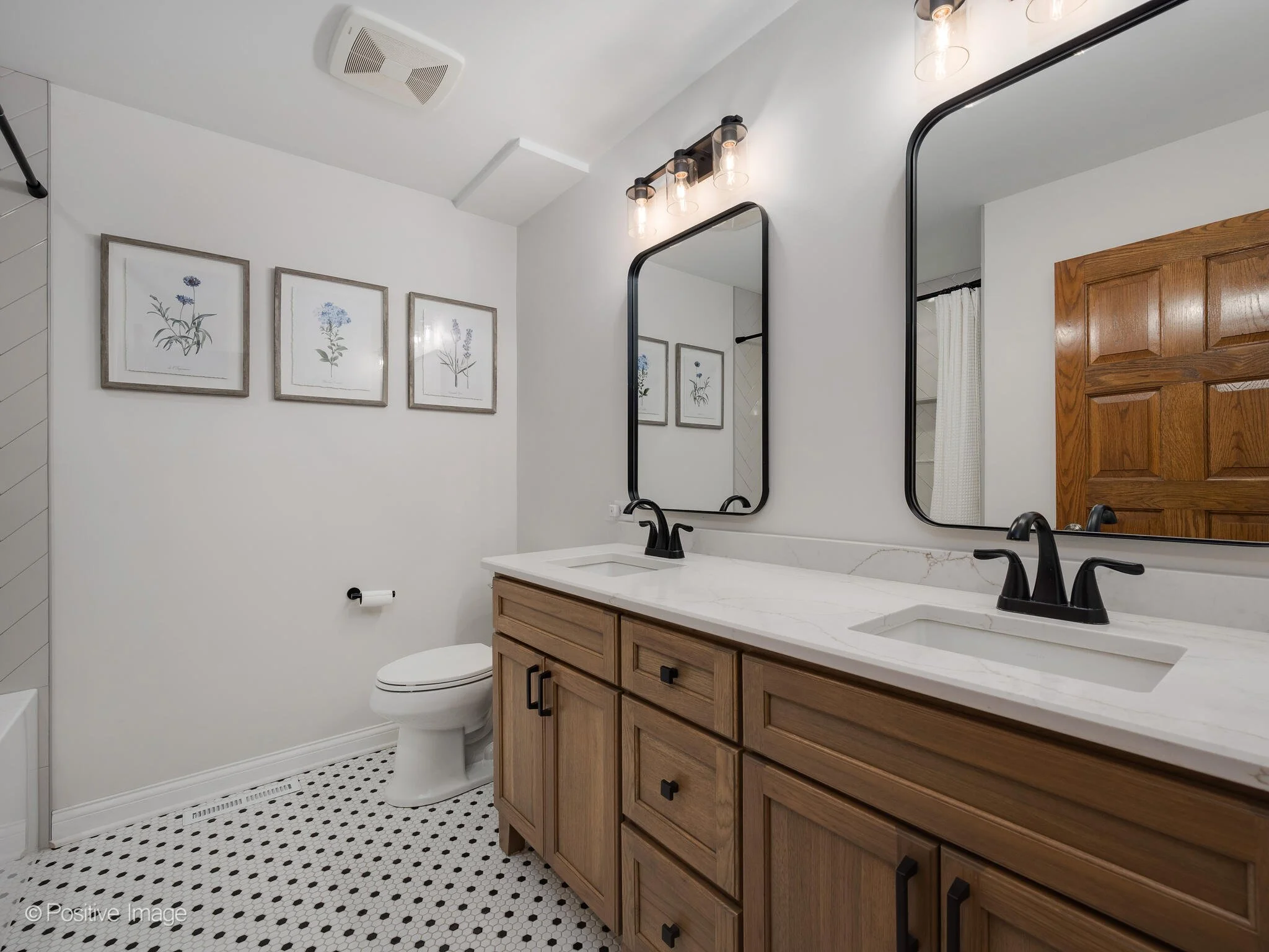 12424 S Moody Ave Palos Heights IL 60463 USA-017-022-0017-MLS_Size.jpg