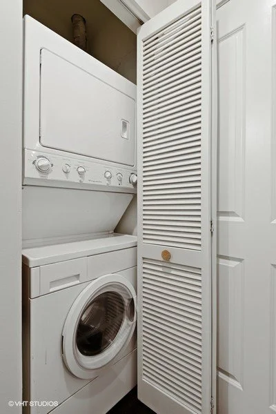 10_6-N-Michigan-Ave-_610_Laundry-Room_Web.jpg