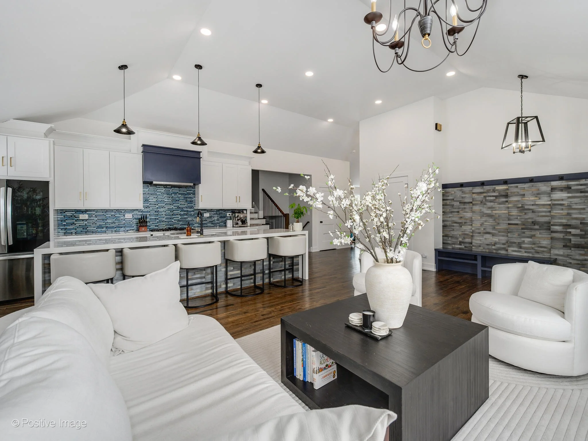 7609 Baker Ct Darien IL 60561 USA-008-008-0008-MLS_Size.jpg