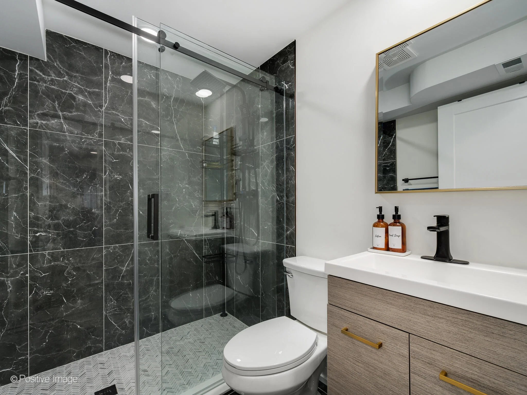 7609 Baker Ct Darien IL 60561 USA-027-007-0027-MLS_Size.jpg