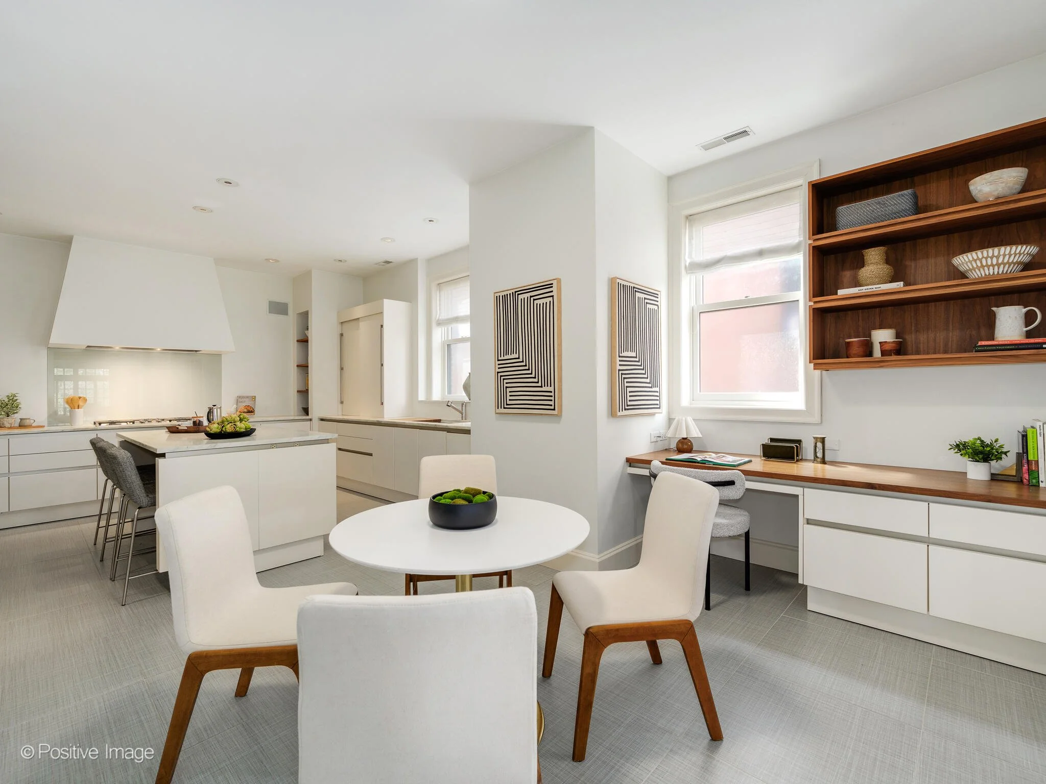 305 W Fullerton Pkwy Chicago IL 60614 USA-016-042-0016-MLS_Size.jpg