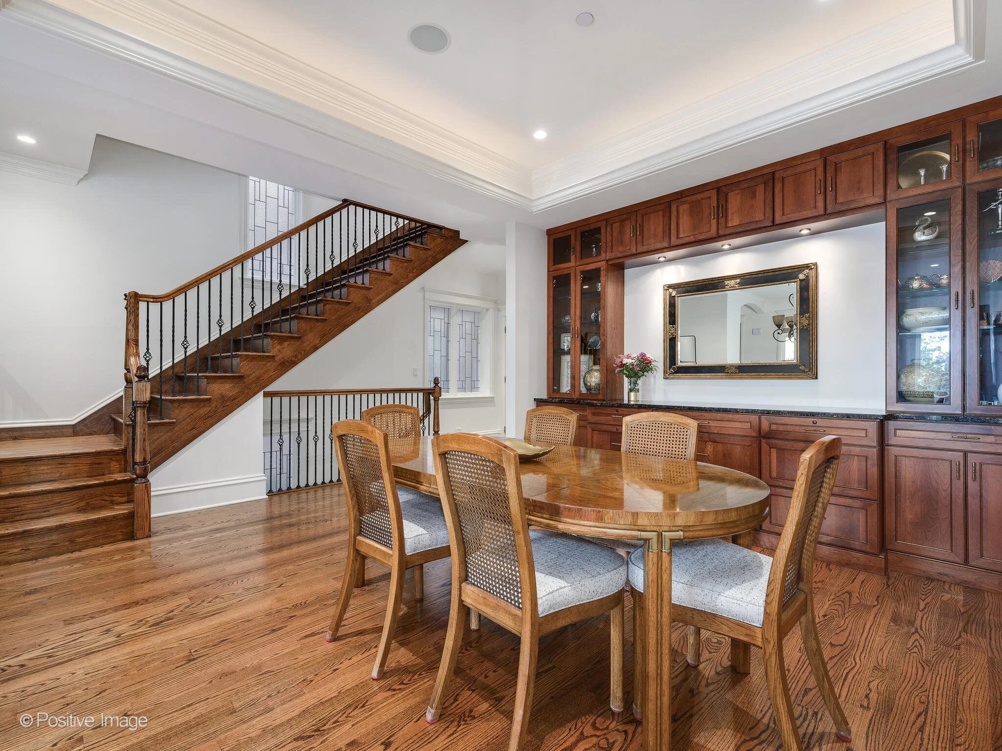 1225 W Henderson St Chicago IL 60657 USA-007-014-0007-MLS_Size.jpg