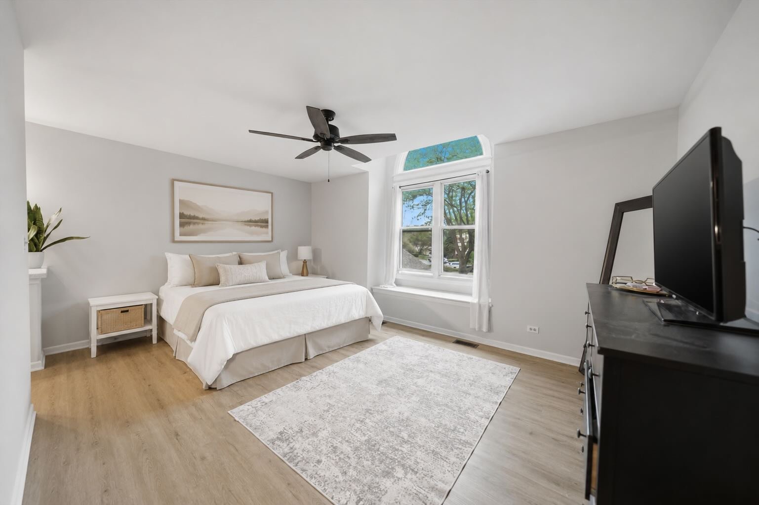 VS - Primary Bed 2.jpg