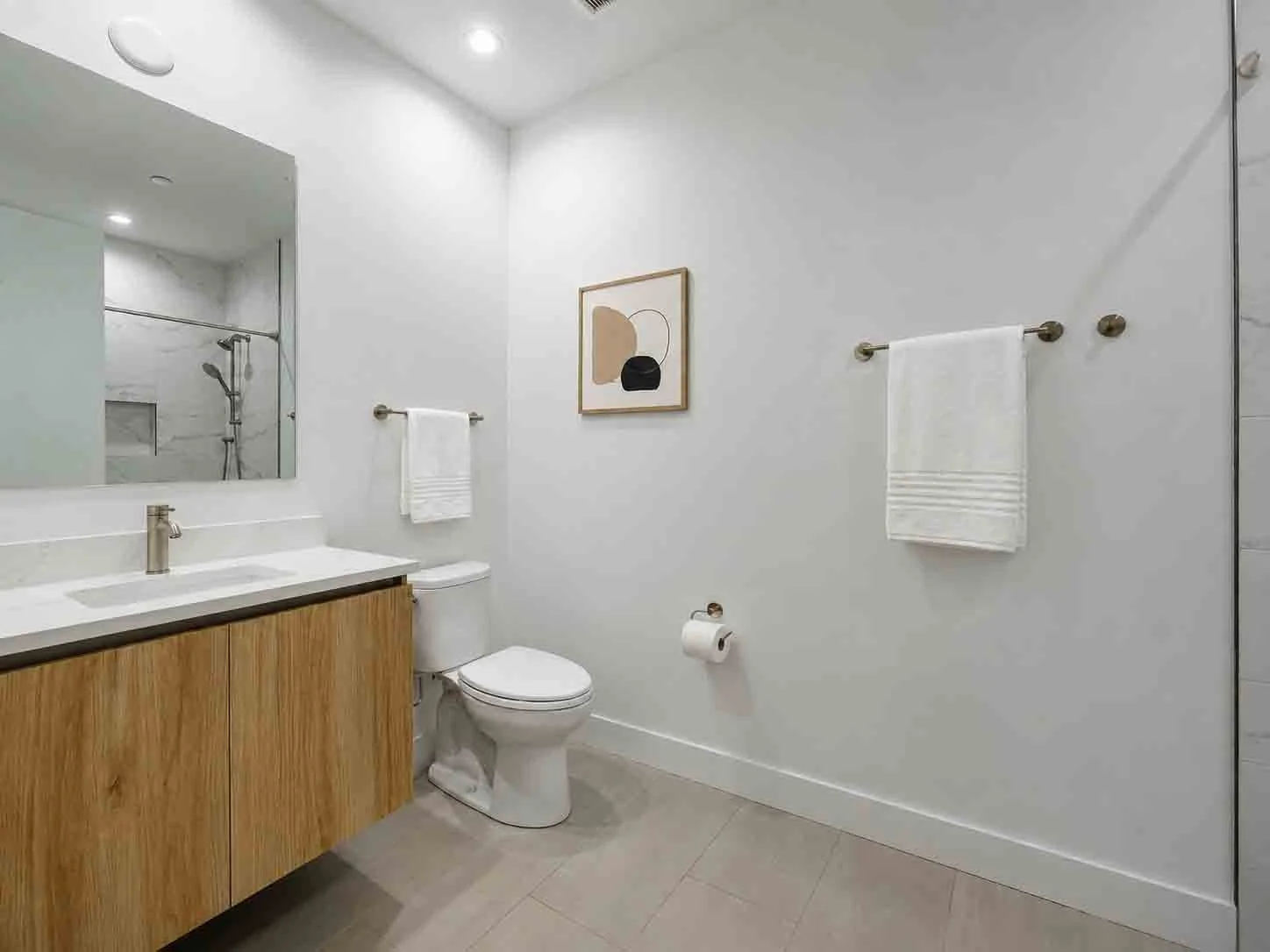20 -VS - bathroom (v2).jpg