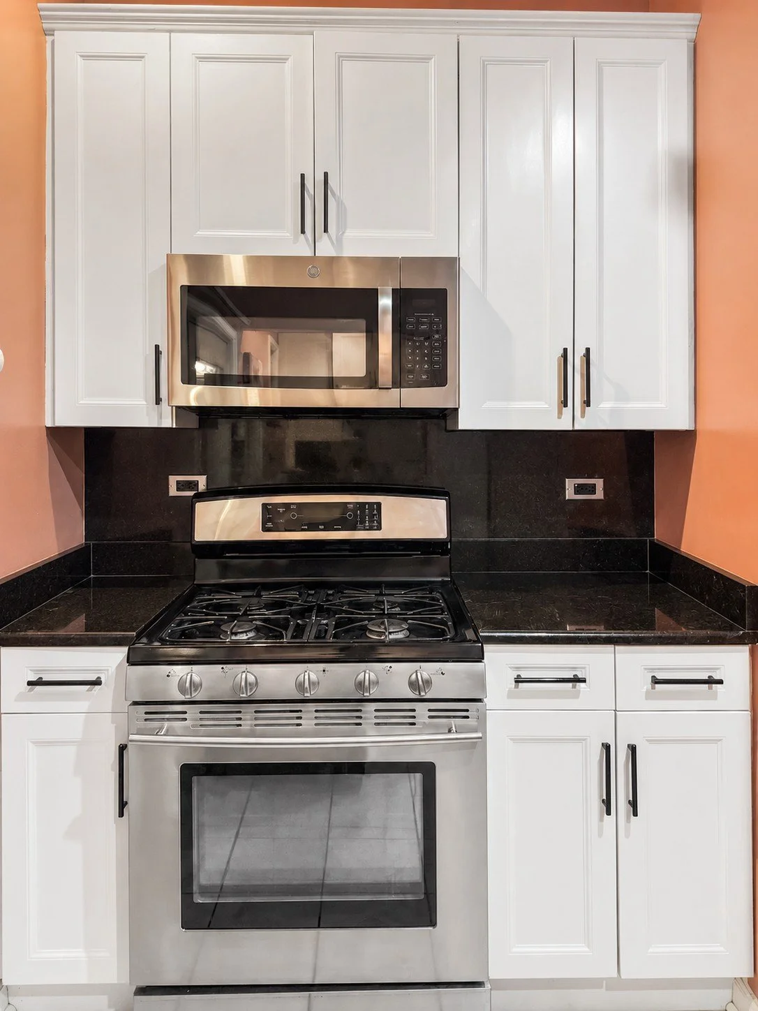 4 - Kitchen staged.jpg