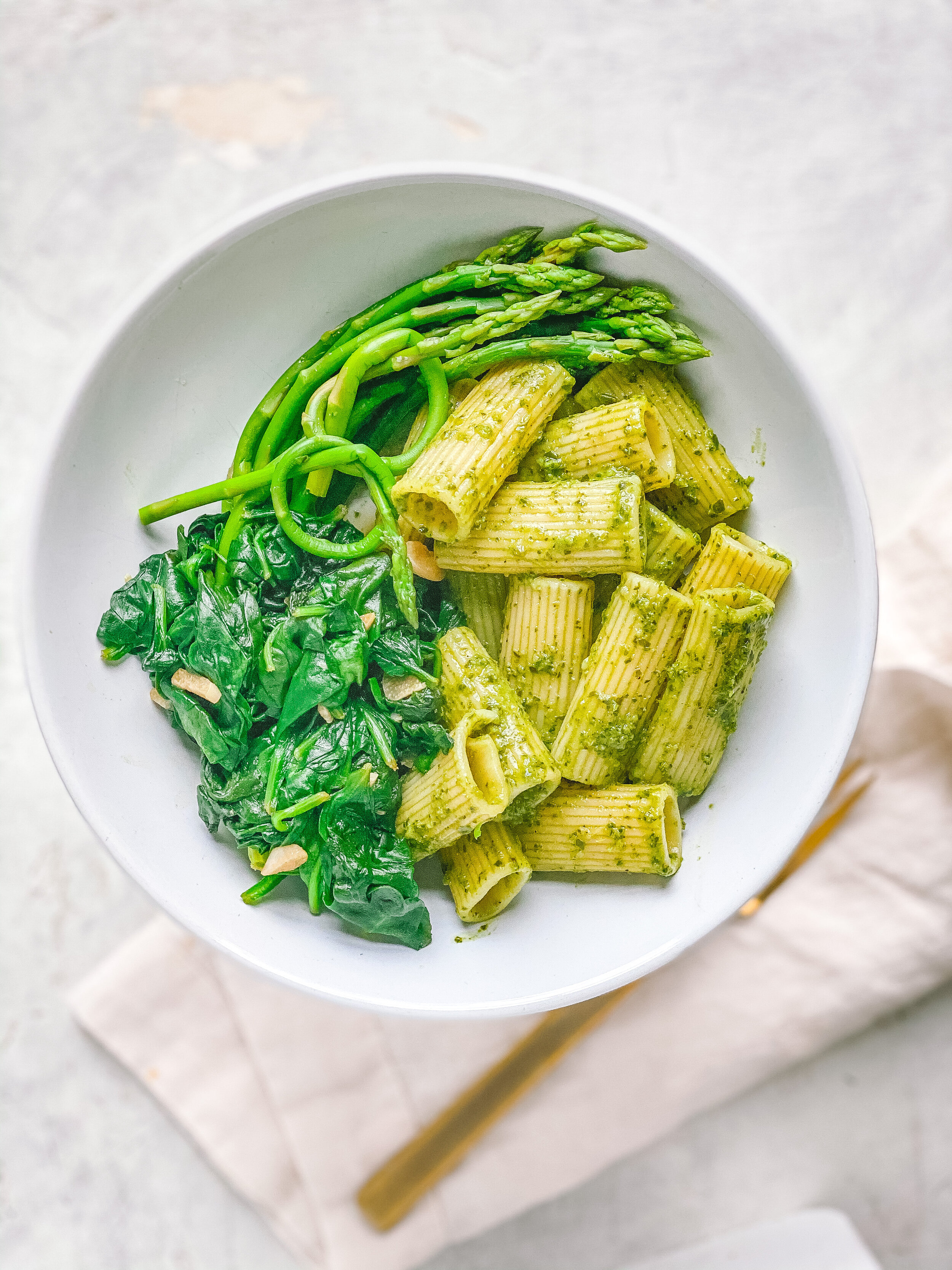 5 Minute Kale Pesto with Walnuts