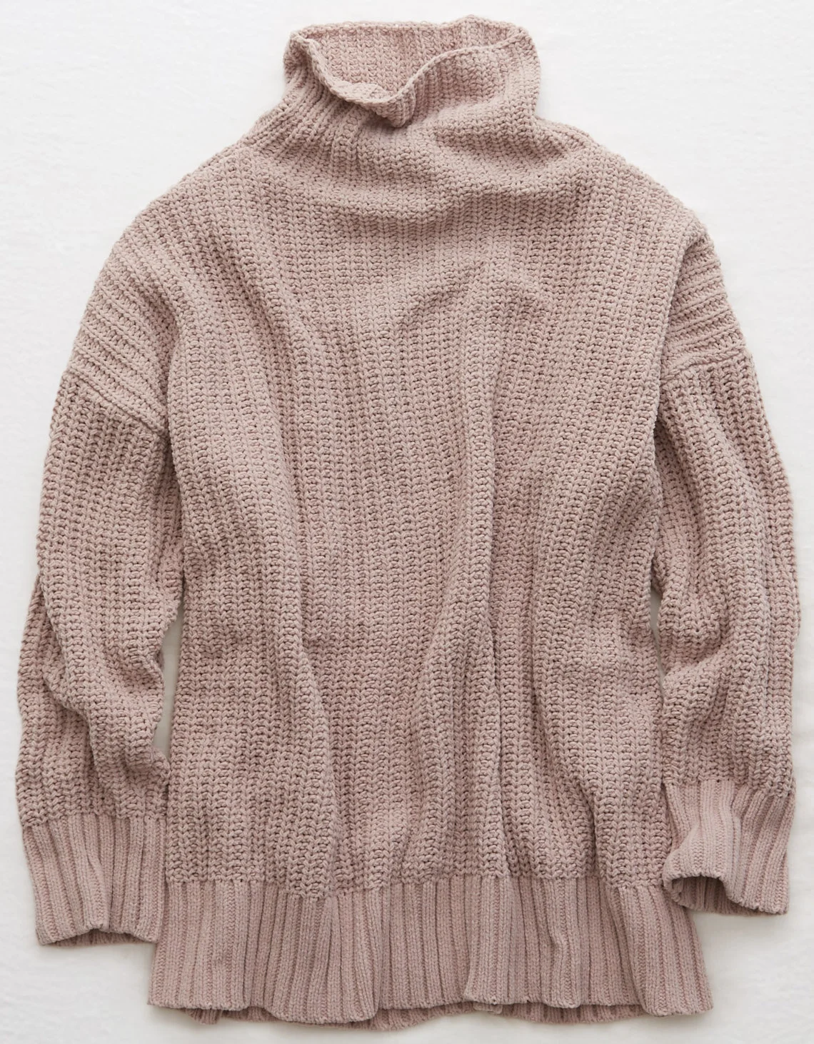 AERIE OVERSIZED CHENILLE TURTLENECK I’m obviously crazy over neutrals, and love every single one of these sweaters! It’s always a good feeling when you don’t have to go through the hassle of returning online orders & you nail it on the first try! What other retailers do you shop at for winter weather staples?