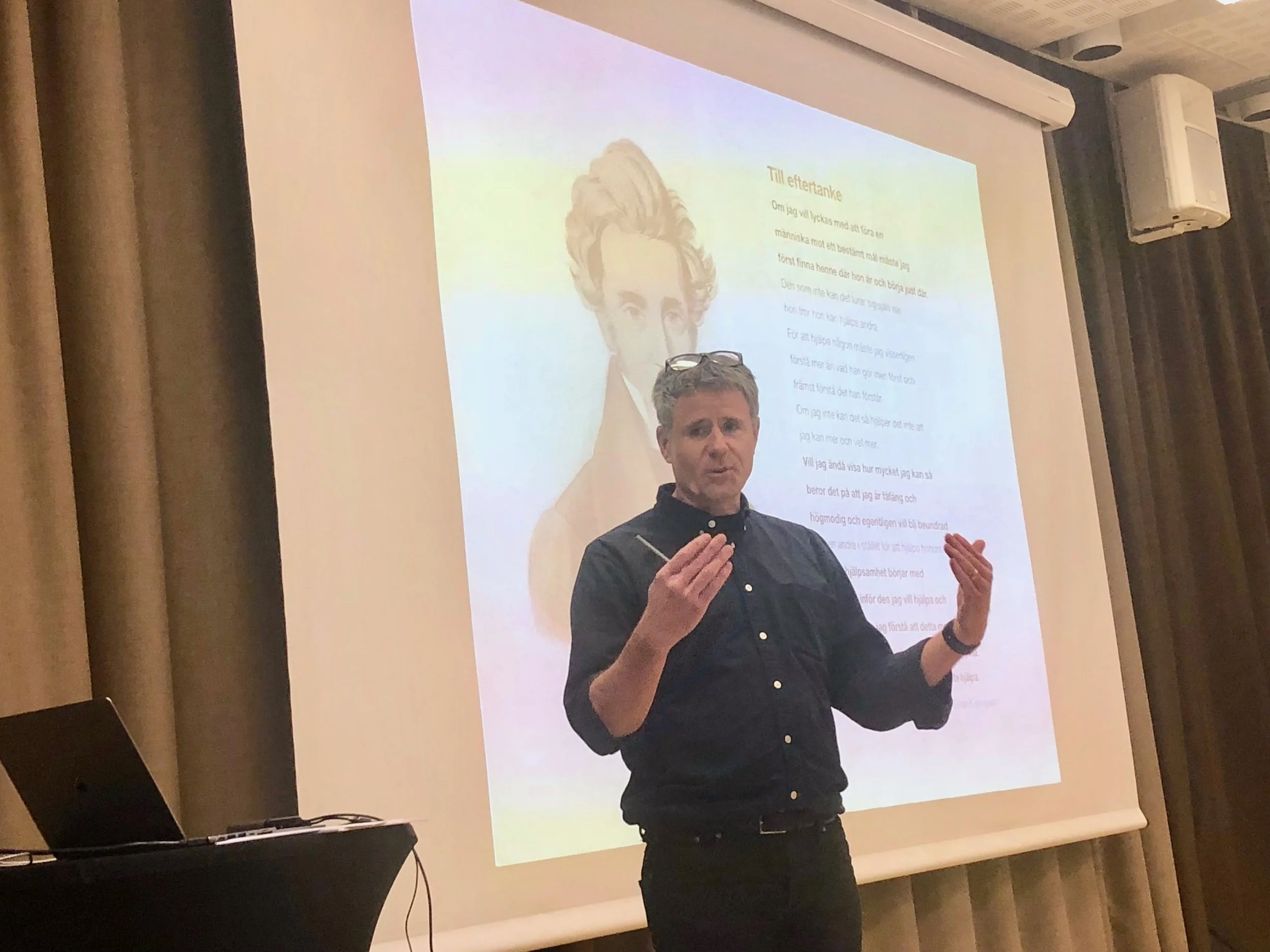 Johan presenterar 2.jpeg