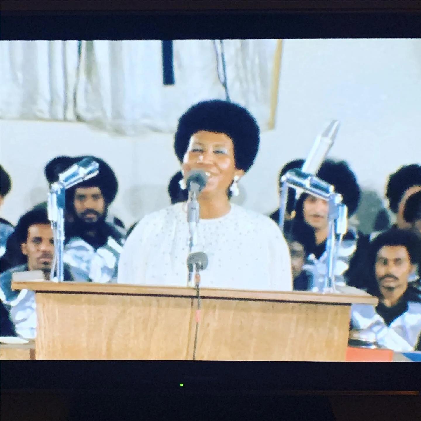 One of the few things that could prove the existence of a higher power. #arethafranklin #merryxmas🎄 #bbctwo #bbc2