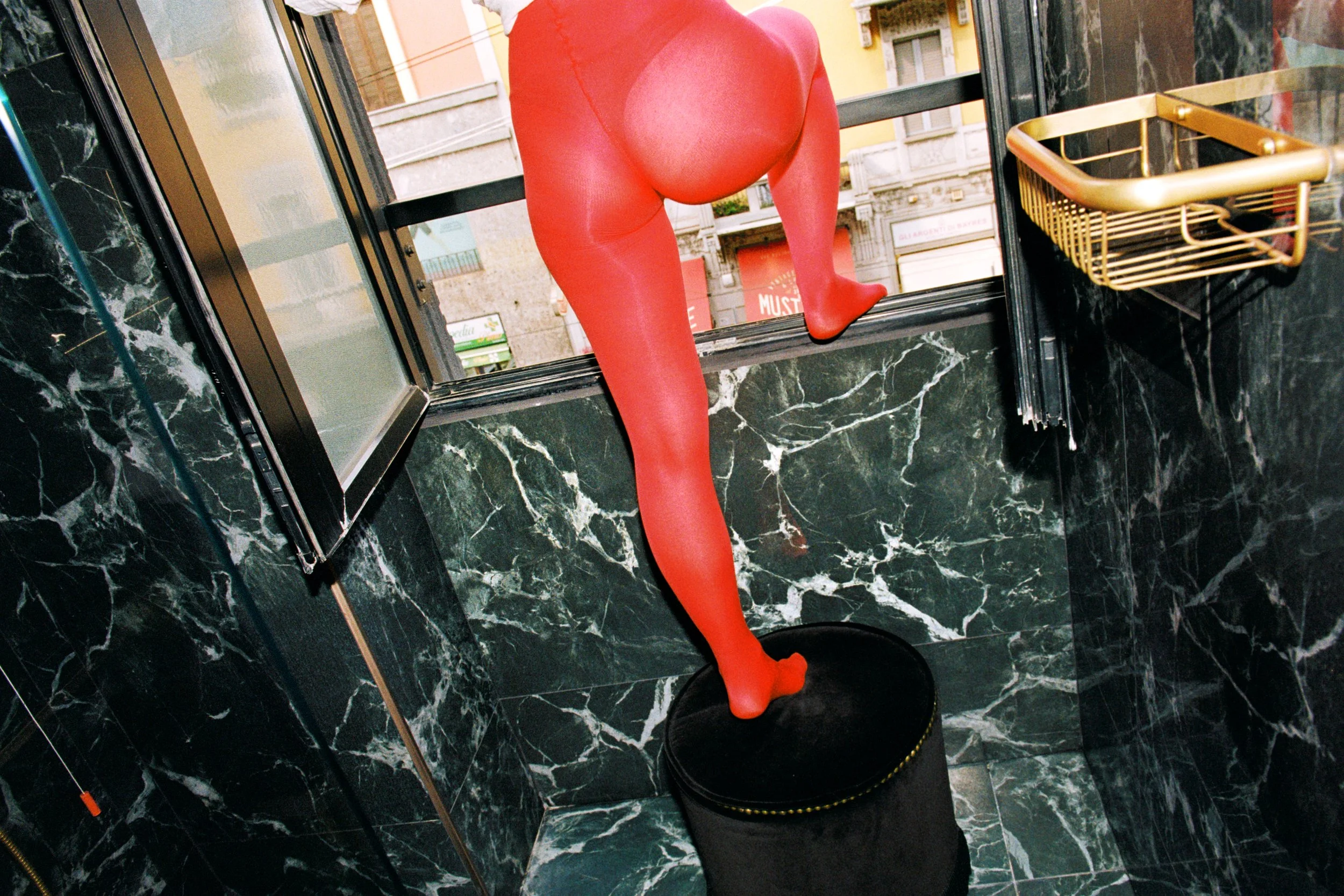 9_Enrico_Mastrangelo_A_Sunny_Day_In_Milan.jpg