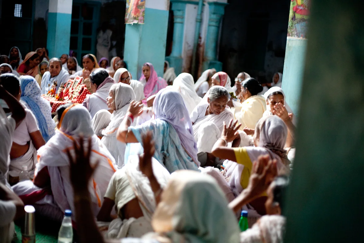LE VEDOVE DI VRINDAVAN-18.jpg