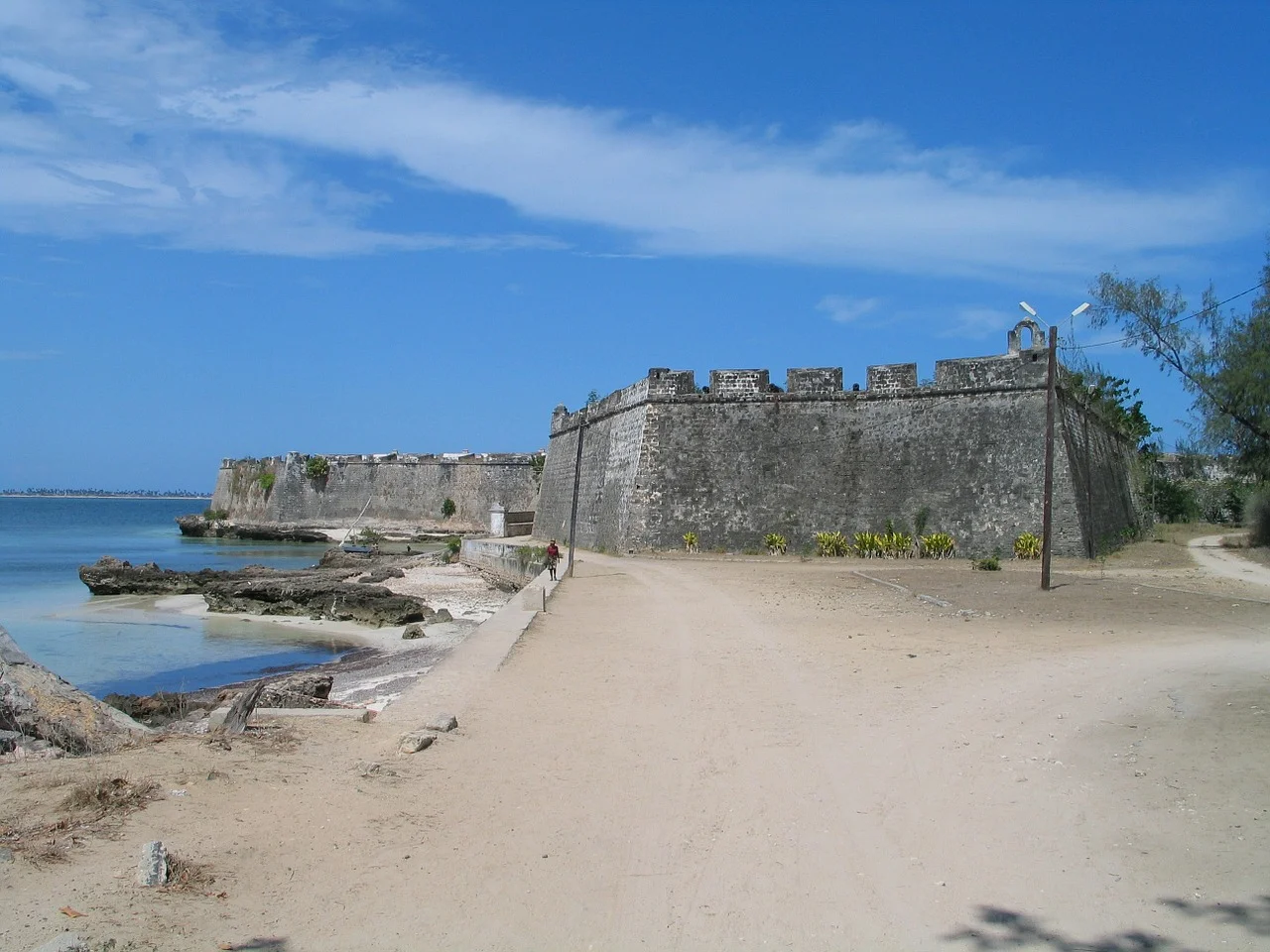 beach-241980_1280.jpg
