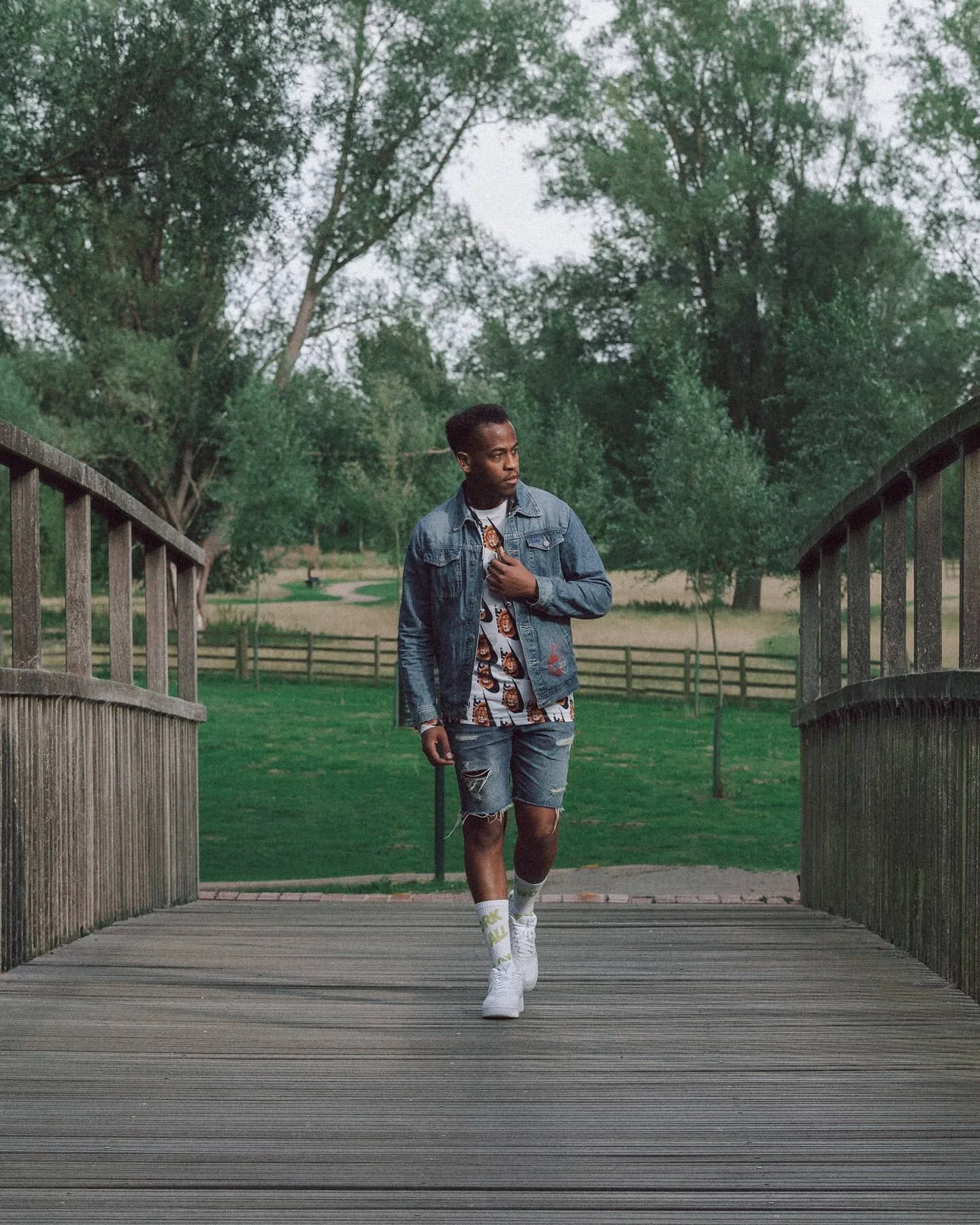 The hardest thing to learn in life is which bridge to cross and which to burn 🌉 
.
.
📷 @robbyboy777
.
.
.
#madewithkodak #colorfilm #shootitwithfilm #portraitmag #believeinfilm #filmisnotdead #filmshooterscollective #filmphotographic #neutralpalett