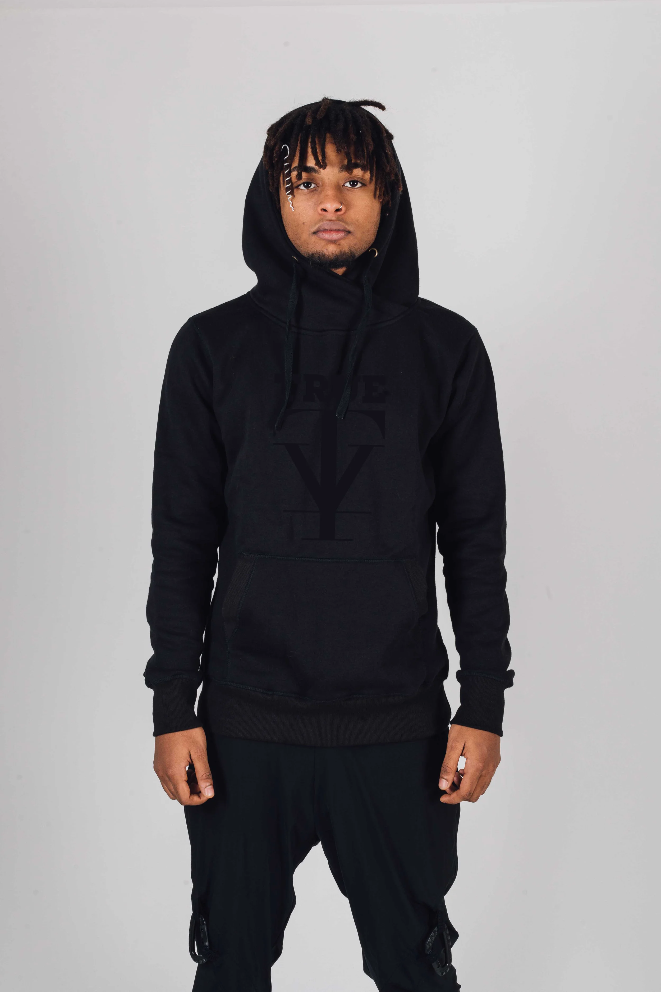 9A4A4215_TY_black.jpg