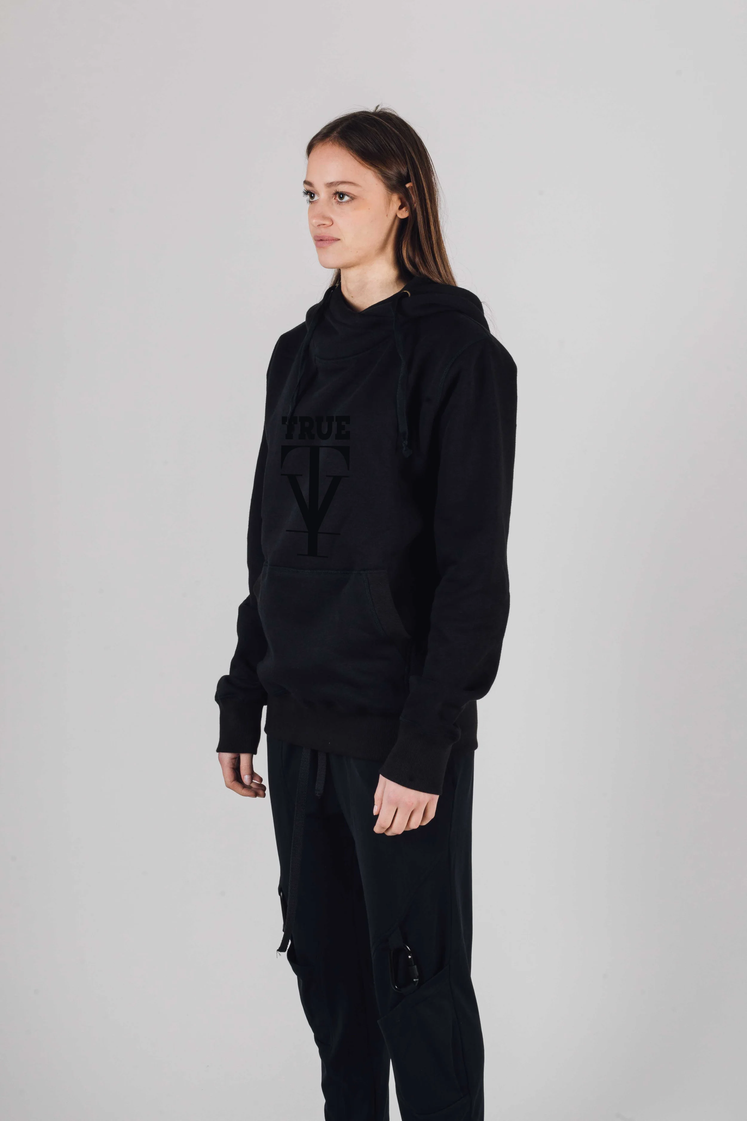 9A4A4193_TY_black.jpg