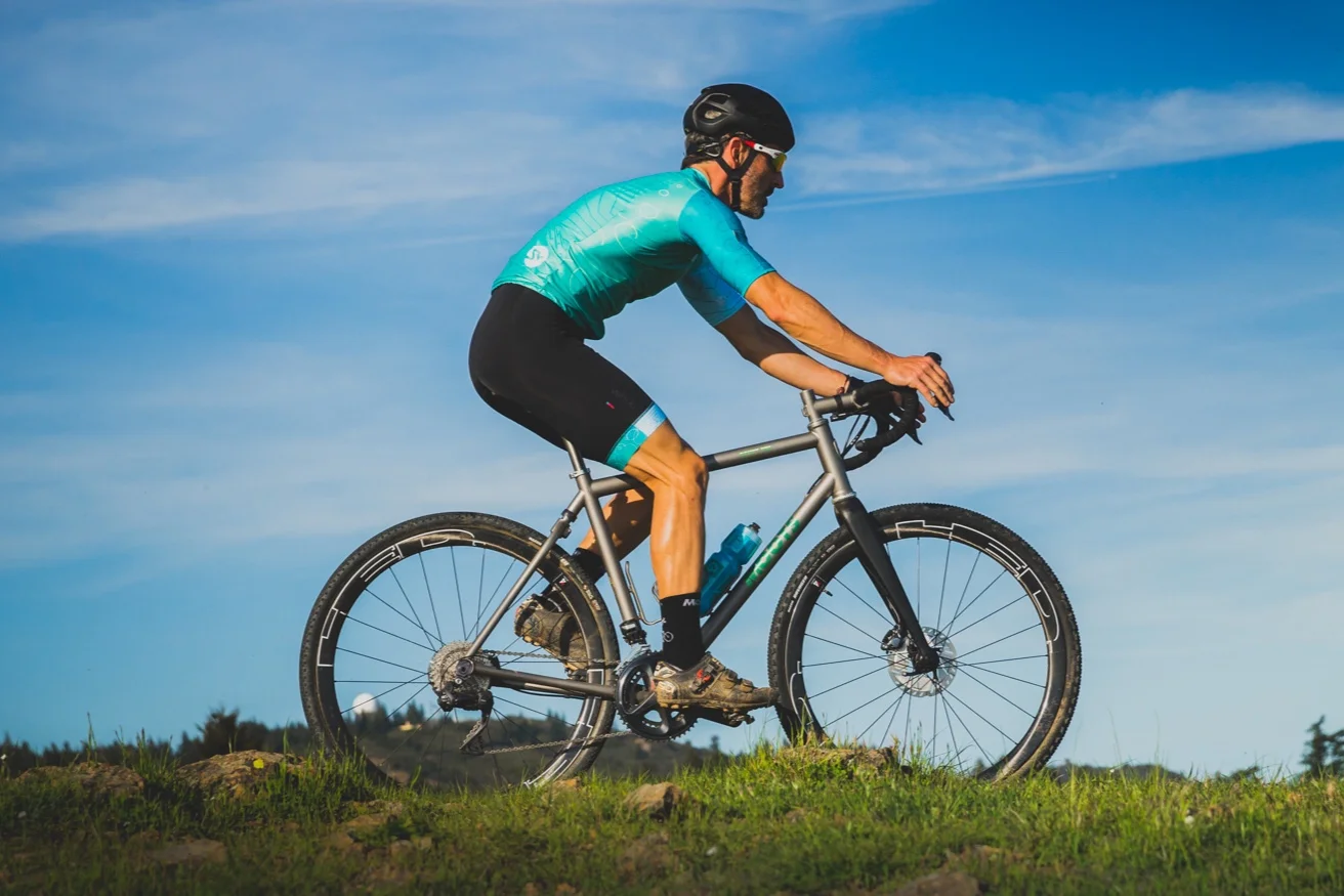 StudioVeloGravelShootMen41919-0228.jpg