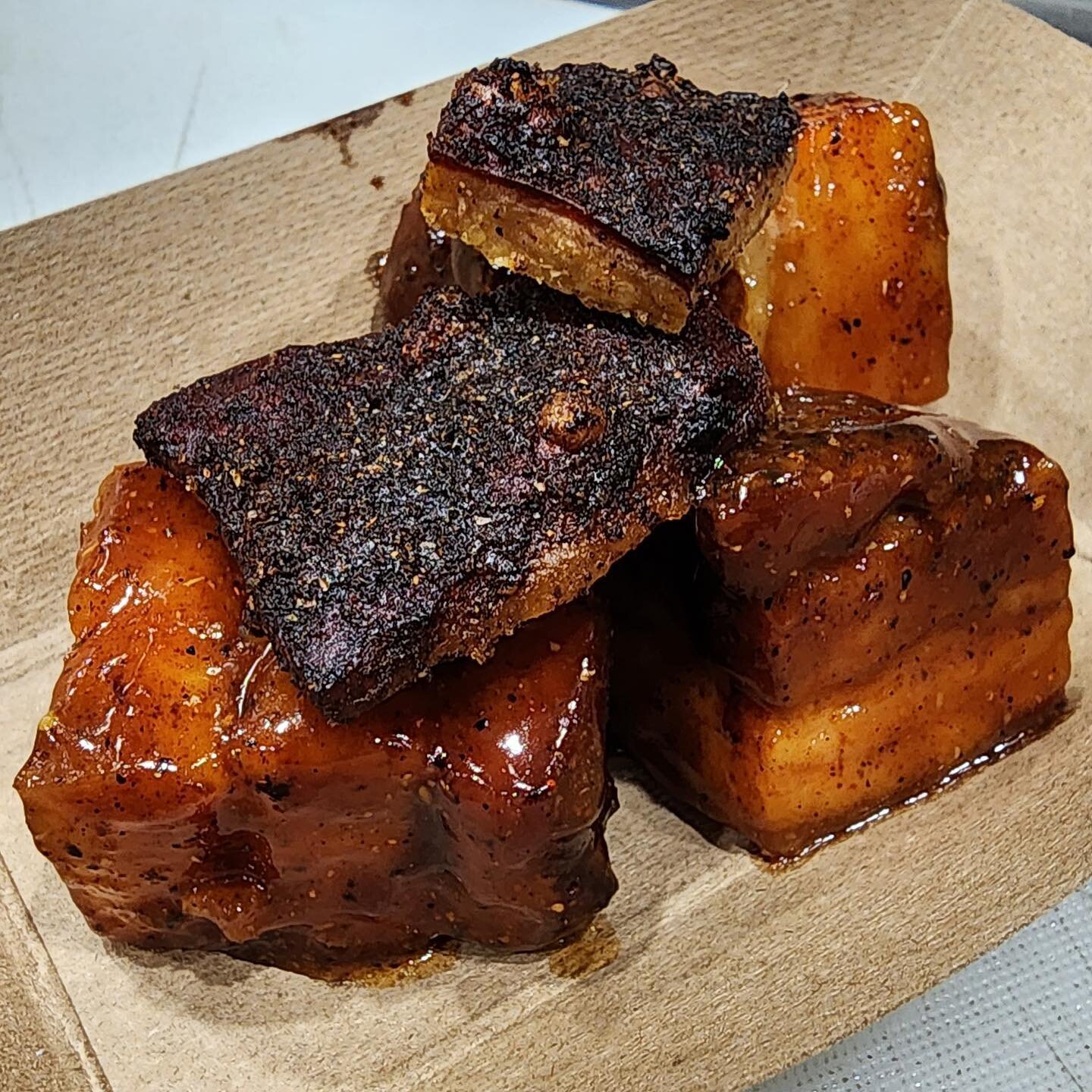 It&rsquo;s here people. Pork Belly Burnt Ends. Get it today for as long as they last, we&rsquo;ll be here from 12-5PM! #meatsmeatbbq #sofakinggood #lowandslow #barbecue #porkbelly #mattituck #northforker #nofo