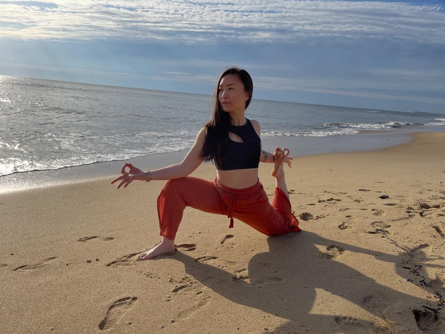Meet Linh!  She is joining the team 1/1!  She&rsquo;ll teach yoga sculpt, Power Vinyasa, and healing vinyasa flow and meditation.  Shes a beautiful light and spirit!

With over five years of teaching experience, Linh is an RYT 500 yoga teacher who ha