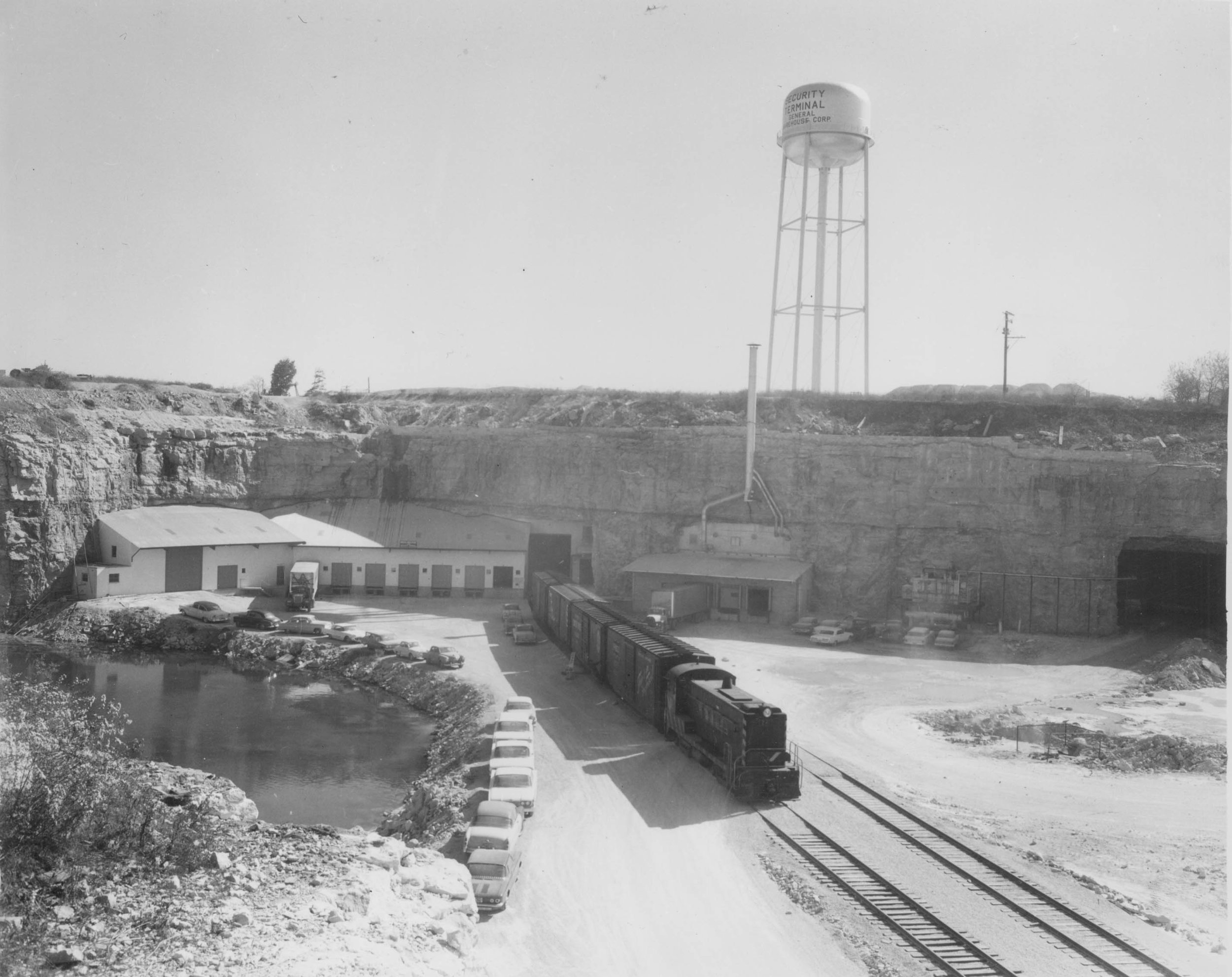  Now named Griesemer Stone Company, the limestone mining company partnered with a real estate investment company, Security Terminal, to build the first warehouse. 