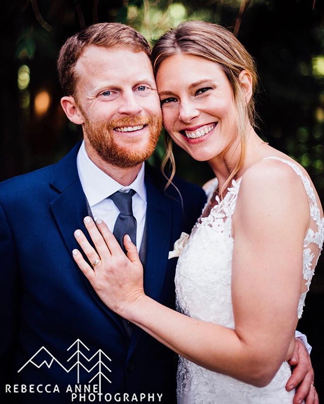 2019 wedding season is here! We couldn&rsquo;t be happier than to kick things off with this beautiful, fun, laidback couple. So happy for you Annie and Greg!
Photos: @rebeccaannephotography 
Venue, floral + coordination: @whidbeyislandweddings