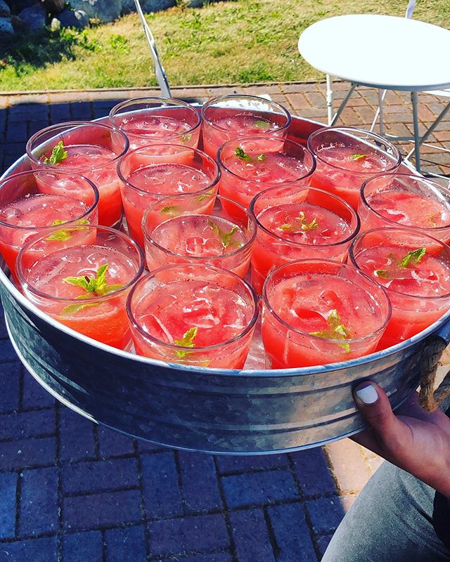 We love a summer sipper! 😋 strawberry + watermelon agua frescas made with local @bells_strawberry_farm 🍓 from this past Saturday 
Venue, floral + coordination: @whidbeyislandweddings