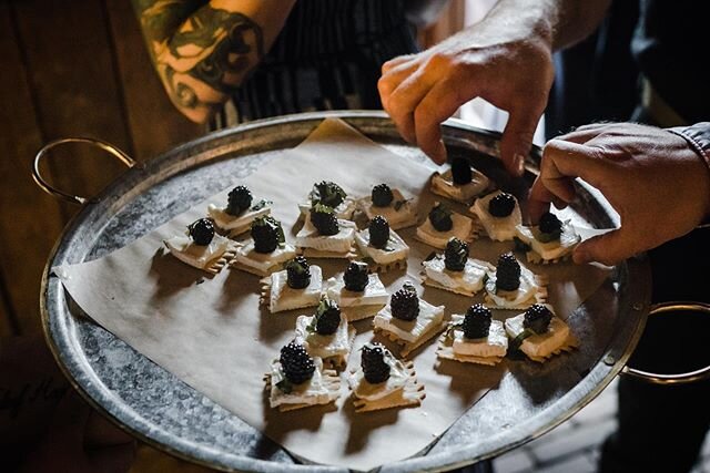 Blackberry, Basil + Brie Bruschetta&mdash; one of our favorite passed appetizers 😋
&bull;
Photo: @sasha_reiko_photography 
Catering + Event Staffing: @serendipitywhidbey 
Venue, Floral + Coordination: @whidbeyislandweddings