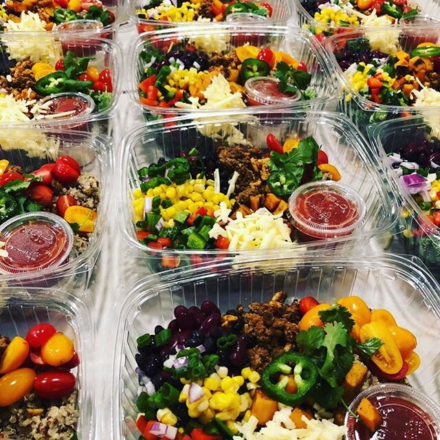 Order today and pick up Monday!
Southwestern quinoa power bowl:&nbsp;&nbsp;lean ground beef and turkey, organic quinoa, baby kale and spinach, bell pepper, black and kidney beans, corn, tomatoes, cheddar, red and green onion, cilantro.&nbsp;&nbsp;Sal