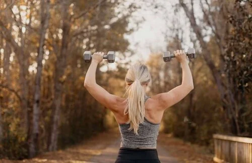 FOOD &amp; FITNESS FRIDAY: Dumbbell overhead press