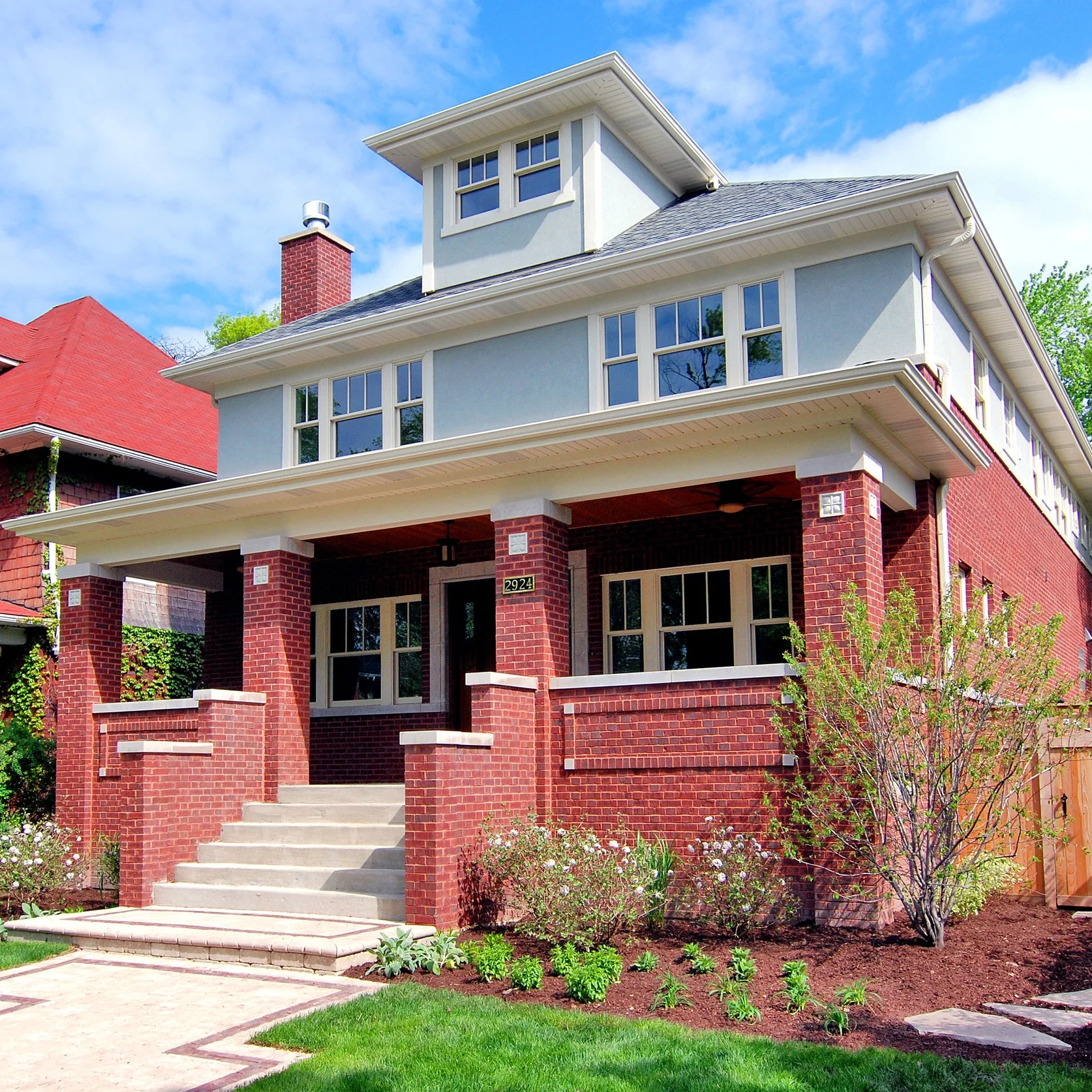 2924_W_Wilson_Ave_FrontView.jpg