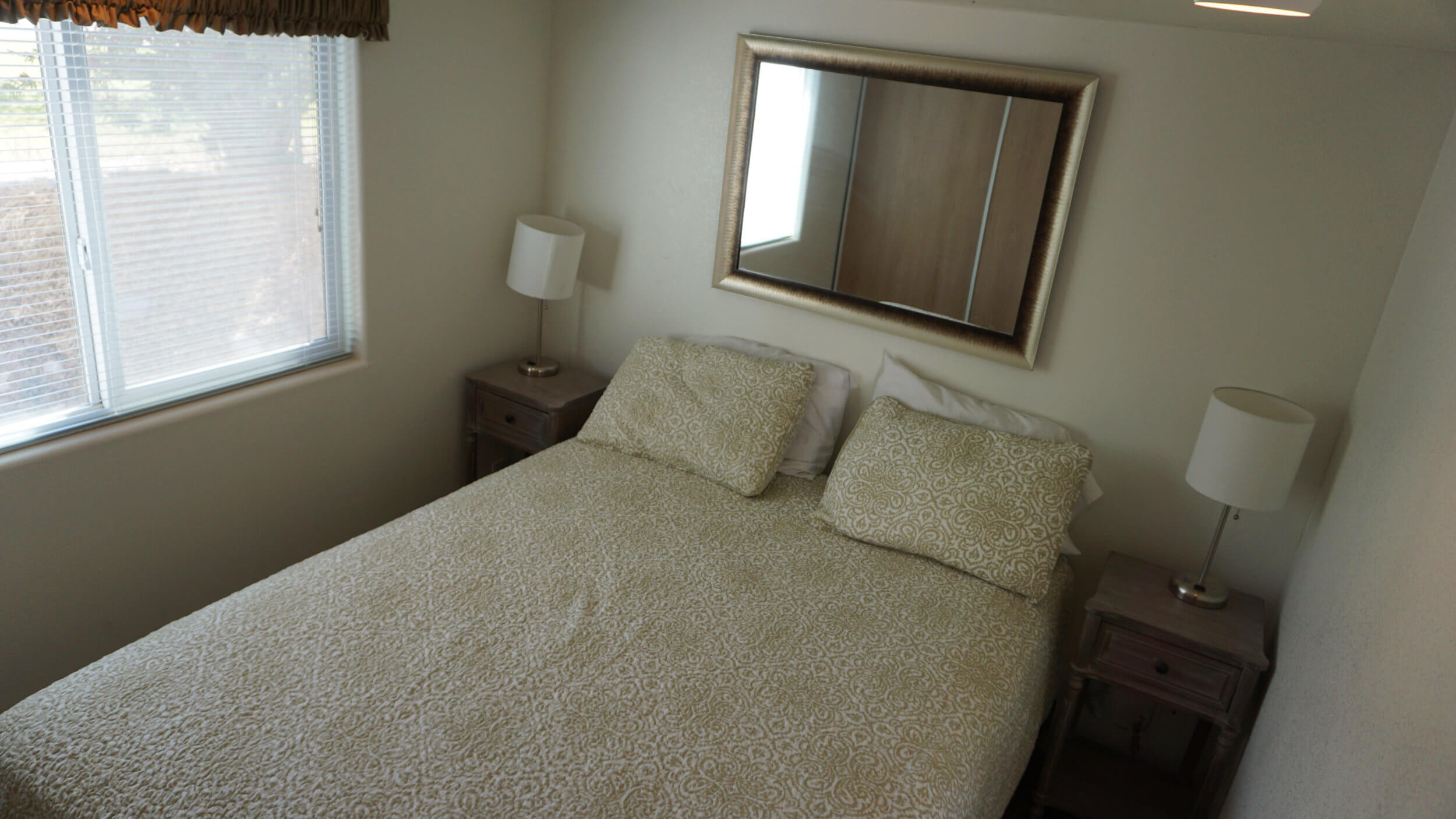 bedroom-standard-rental.jpg